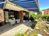 Sonnige Terrasse mit 2 Markisen - 