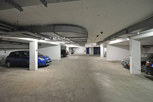 Tiefgarage - Tiefgarage: Stellplatz in der City West