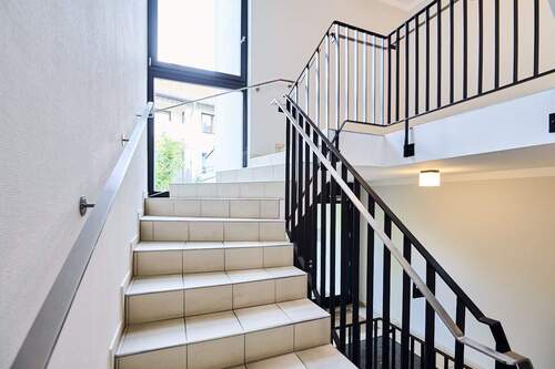 Treppenaufgang - Etagenwohnung mit 163,00 m² in Bremen zur Miete