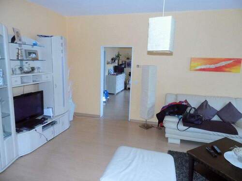 geräumiges Wohnzimmer 3 - 2 Zimmer Etagenwohnung zur Miete in Lippstadt Kernstadt