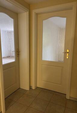 Souterrain _ Türen zum: - 