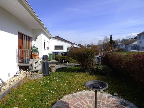 Vorgarten - Einfamilienhaus mit 170,00 m&sup2; in Weingarten zum Kaufen