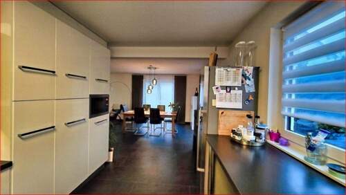 Küche - Sicht auf Essbereich - 