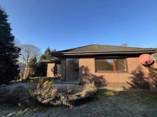 Gartenansicht - Gestalten statt suchen: Renovierungsbedürftiger Bungalow in ländlicher Wohnlage von Weyhe!