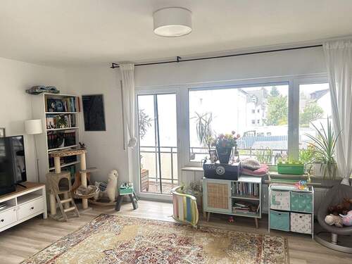 Wohnbereich - Helle 3 Zimmer Wohnung in ruhiger, zentraler Lage von Hofheim.