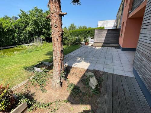 Blick auf die Terrasse - Reihenendhaus mit 165,00 m² in Dietzenbach zum Kaufen
