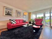 Wohnzimmer mit Balkonzugang - Charmante 3,5-Zimmer-Wohnung mit Balkon in ruhiger Lage von Mühlacker-Dürrmenz