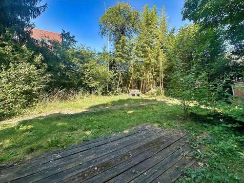 Eingewachsener Garten - Grundstück zum Kaufen in München