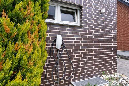 Wallbox zum Laden von E-Autos - 5 Zimmer Einfamilienhaus in Bielefeld