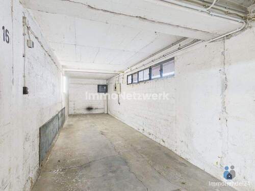 großer Tiefgaragenstellplatz - 