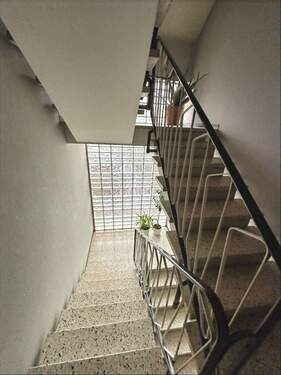 Treppenhaus - 1 Zimmer Mehrfamilienhaus, Wohnhaus zum Kaufen in Magstadt