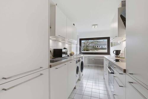 Großzügige Küche - 