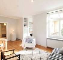 Großzügige 2-Zi.-EG-Whg. im Altbaucharme mit Balkon in der Georgenstraße! - München Maxvorstadt