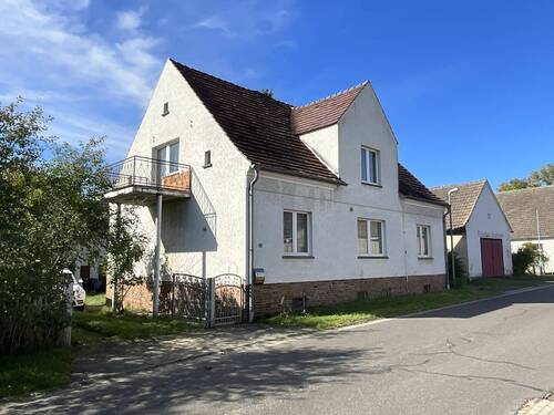 Straßenansicht - Große Familie oder 2 Generationen?