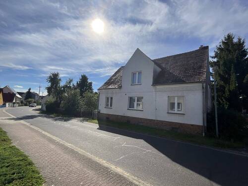 Straßenansicht - 7 Zimmer Einfamilienhaus in Schenkendöbern