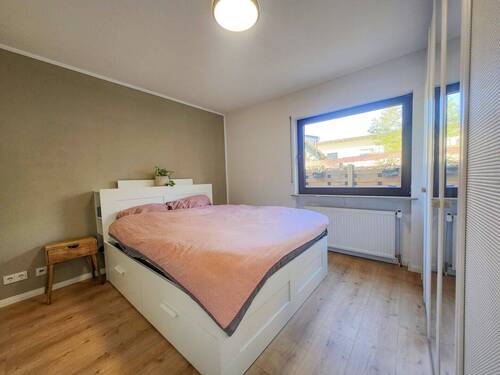 Bett 1 - 2 Zimmer Etagenwohnung in Frankfurt am Main / Praunheim