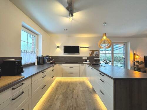 Exklusive Einbauküche - Einfamilienhaus mit 155,00 m&sup2; in Trittau zur Miete