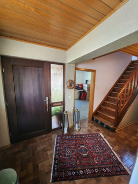 HB3 Diele- Flur-Treppenaufgang - 6 Zimmer Einfamilienhaus in Idar-Oberstein