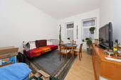 Wohn- / Schlafzimmer EG re. - 