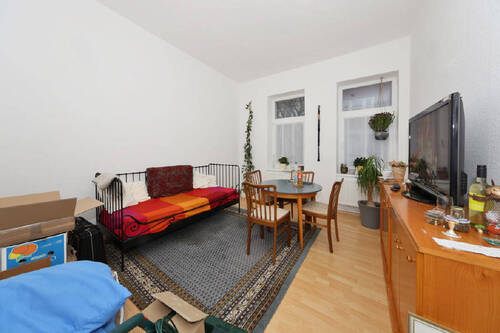 Wohn- / Schlafzimmer EG re. - 