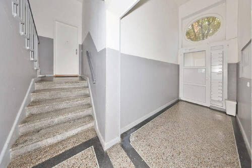 Treppenhaus - Mehrfamilienhaus, Wohnhaus in Wilhelmshaven-Innenstadt zum Kaufen