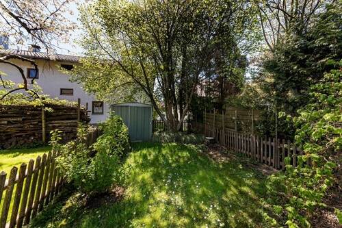 Voll eingezäunter Gartenbereich - Etagenwohnung mit 120,00 m&sup2; in Tuntenhausen zur Miete