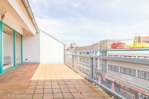 DG: Dachterrasse - 4 Zimmer Etagenwohnung in Buxtehude
