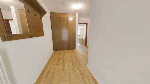 Diele - Reihenmittelhaus mit 126,60 m&sup2; in Vilseck / Schlicht zur Miete