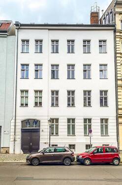 Außenansicht - Bezugsfreie Wohnung in einem klassischen Altbau mitten im Scheunenviertel