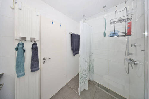 ...mit bodengleicher Dusche - 