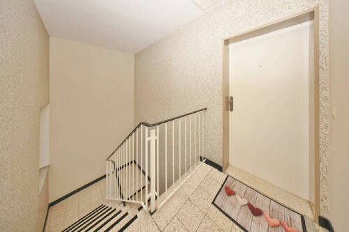 Treppenhaus - Etagenwohnung mit 94,00 m&sup2; in Wilhelmshaven-Neuende zum Kaufen