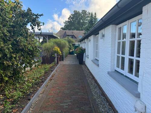 Zugang Restaurant - Einfamilienhaus mit 317,60 m² in Wiefelstede zum Kaufen
