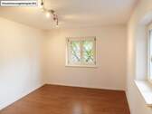 Schlafzimmerimmer OG - Einfamilienhaus mit 70,00 m² in München zum Kaufen