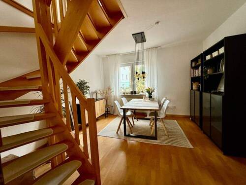 Esszimmer - 7 Zimmer Doppelhaushälfte zum Kaufen in Oerlinghausen