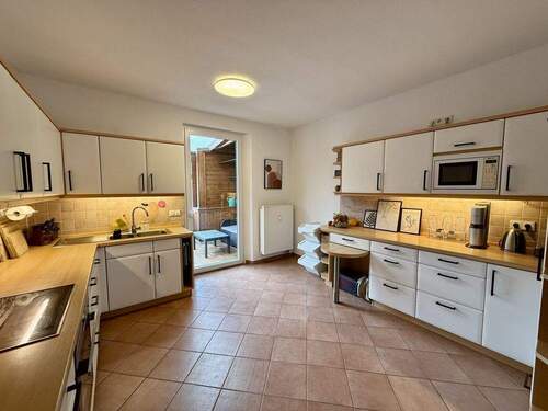 Küche EG - 7 Zimmer Doppelhaushälfte in Oerlinghausen