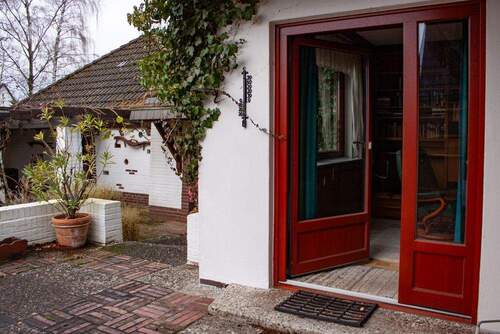 Terrasse Zugang Haus - 4 Zimmer Doppelhaushälfte in Reinbek