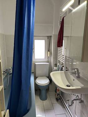 Tageslichtbad mit Wanne - 