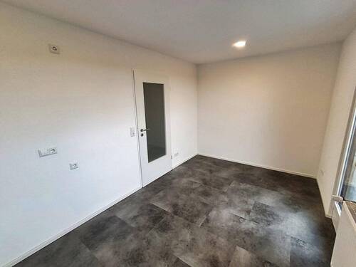 Platz für Esstisch mit Stühlen - 