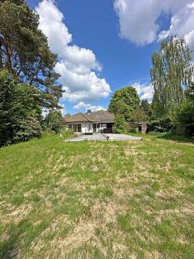 Bild 1 - Großzügiger Baugrund im Villenviertel