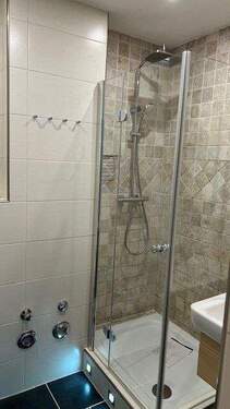 ..mit Dusche - 