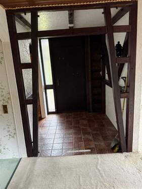 Eingansbereich - Mehrfamilienhaus, Wohnhaus mit 65,00 m² in Körle zum Kaufen