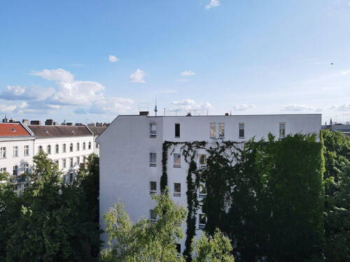 Ausblick Balkon 4. OG - Etagenwohnung mit 35,00 m² in Berlin zum Kaufen
