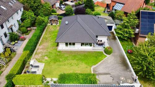 Außenansicht - 4 Zimmer Bungalow zum Kaufen in Garbsen