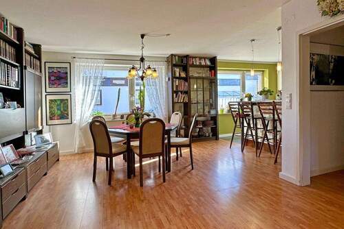 Wohnzimmer - 4 Zimmer Etagenwohnung zum Kaufen in Hamburg