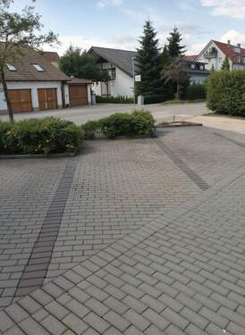 c205fade-5096-47ad-b5a4-7134750ef25f.jpg - Garage, Stellplatz zum Kaufen in Meckenbeuren