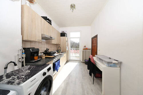 ...Balkon und Abstellraum - 