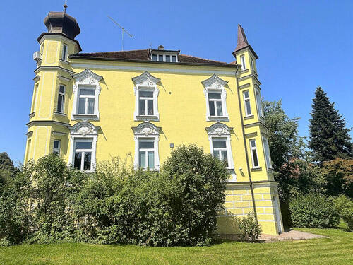 Außenansicht Villa - 1 Zimmer Mehrfamilienhaus, Wohnhaus in Vilshofen