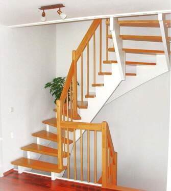 Holztreppe im Peis - 