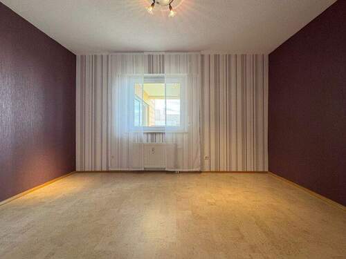 Zimmer 1 - 3 Zimmer Etagenwohnung in Besigheim