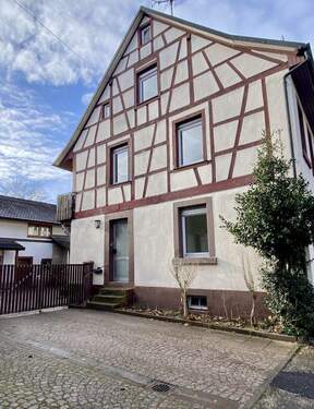 Ansicht - Sofort verfügbar! Kleine, renovierte Doppelhaushälfte in verkehrsgünstiger Lage von Lahr